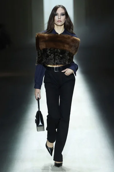 Look 52